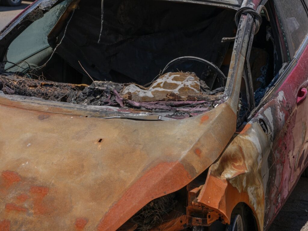 Photo damaged Nissan Altima